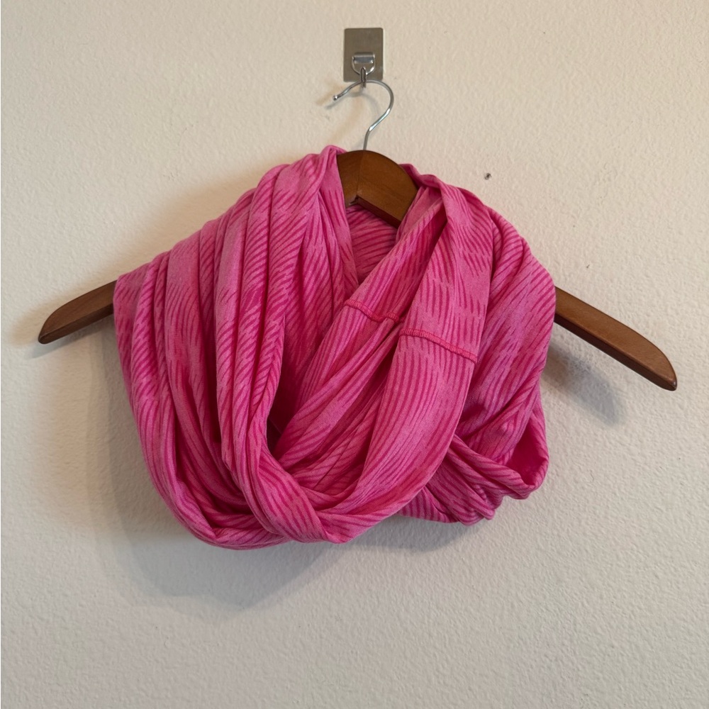 Nike Infinity scarf Running
